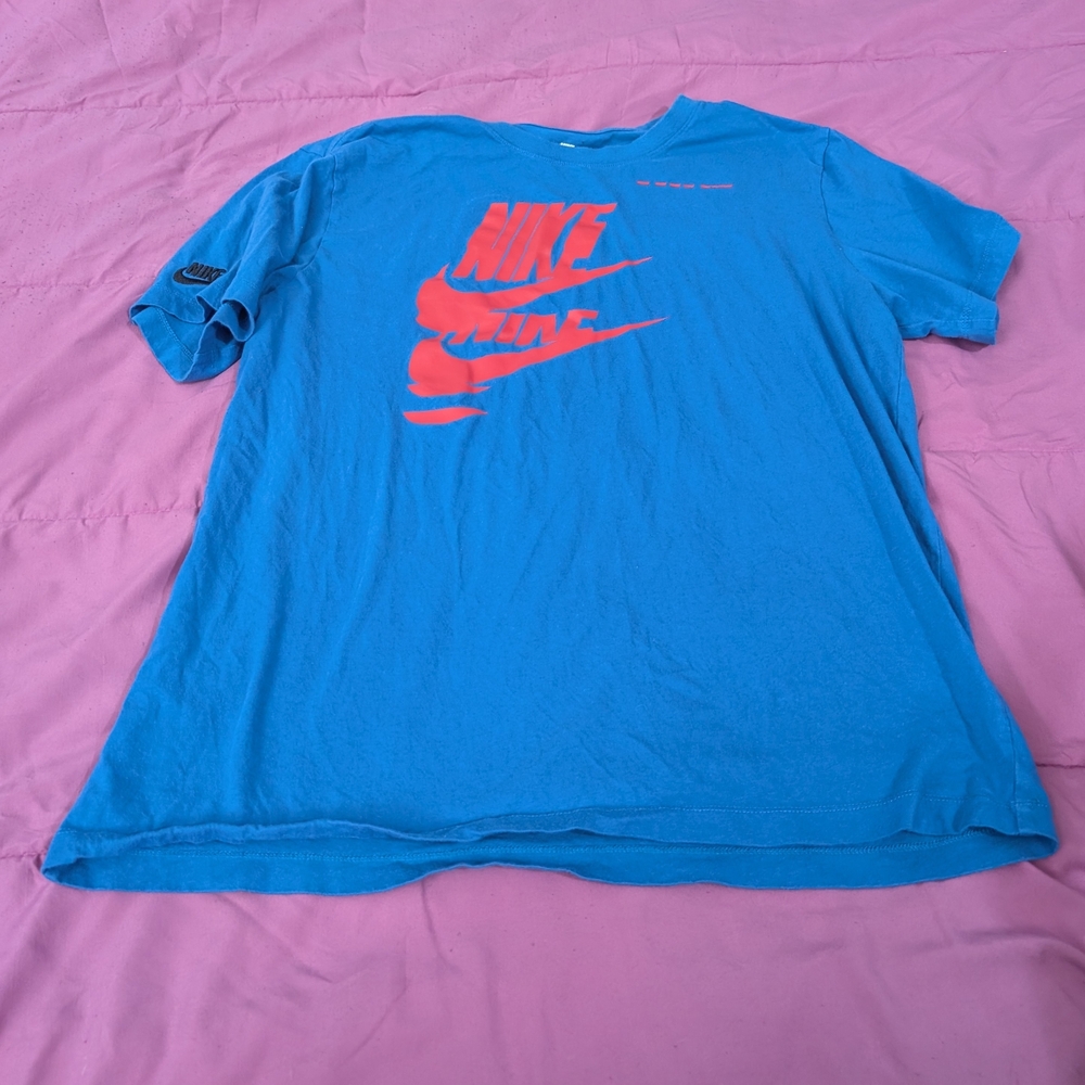 Nike Vibrant Blue Tee with Striking Red Graphic